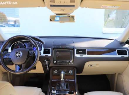 Volkswagen - Touareg