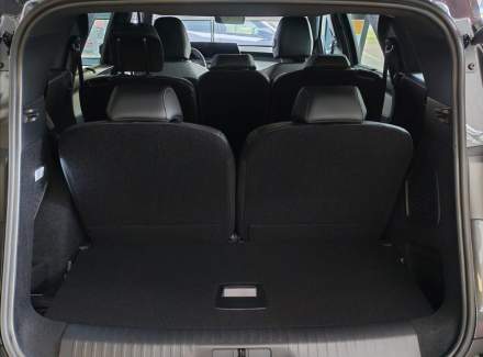 Peugeot - 5008