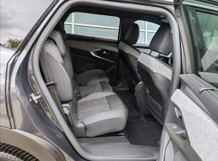 Peugeot - 5008