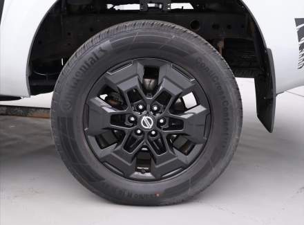 Nissan - Navara