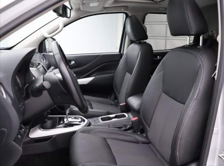 Nissan - Navara