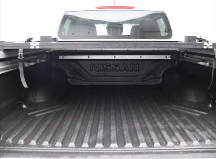 Nissan - Navara