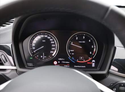 BMW - X1