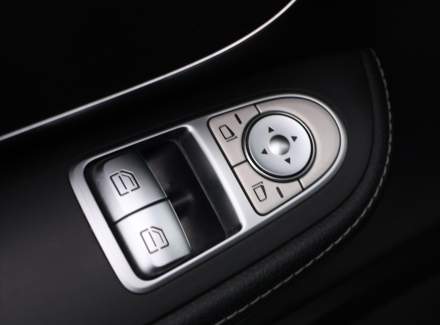 Mercedes-Benz - V-class