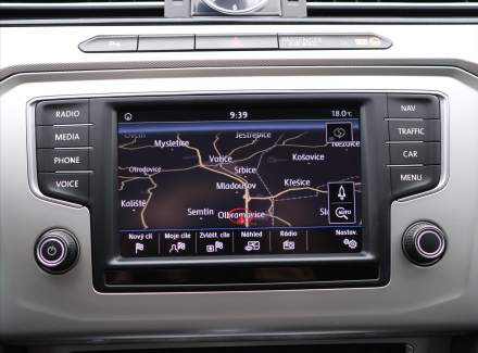 Volkswagen - Passat