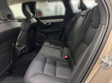 Volvo - V90
