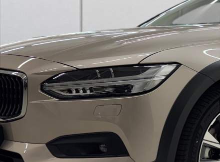 Volvo - V90