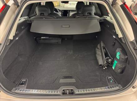 Volvo - V90