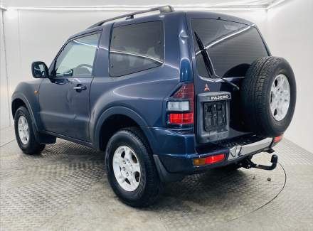Mitsubishi - Pajero