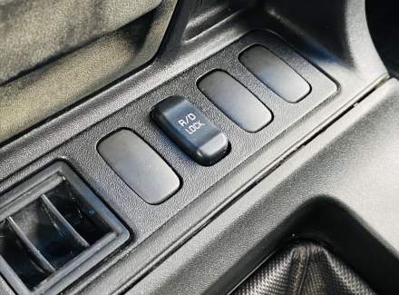 Mitsubishi - Pajero