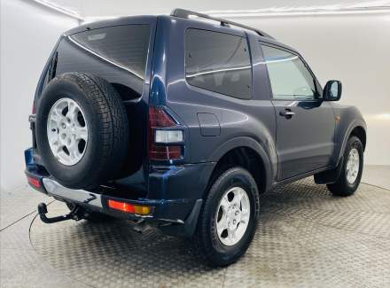 Mitsubishi - Pajero