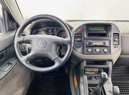 Mitsubishi - Pajero