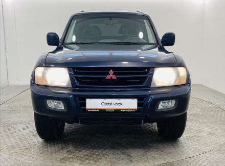 Mitsubishi - Pajero