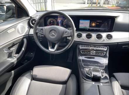 Mercedes-Benz - E-class