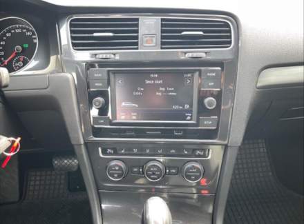 Volkswagen - Golf