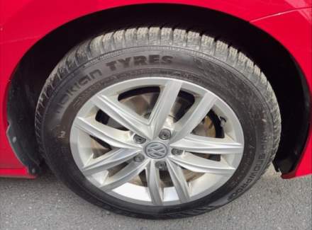 Volkswagen - Golf