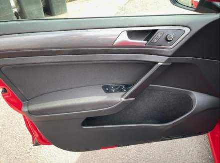 Volkswagen - Golf