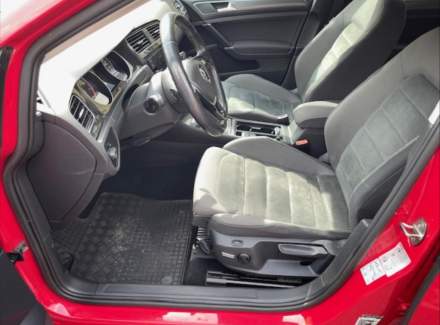 Volkswagen - Golf
