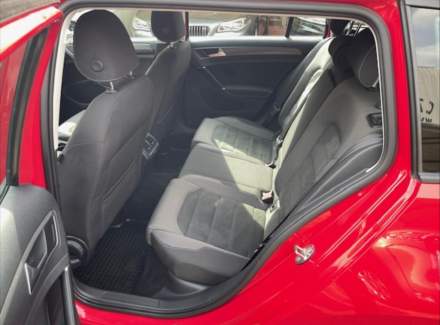 Volkswagen - Golf