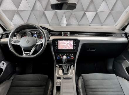 Volkswagen - Passat