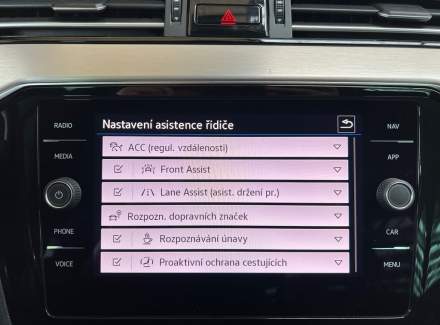 Volkswagen - Passat