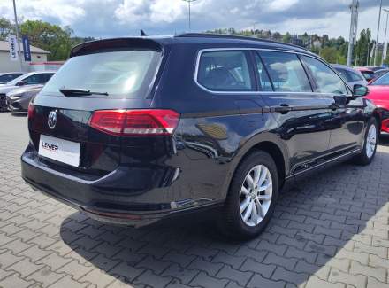 Volkswagen - Passat