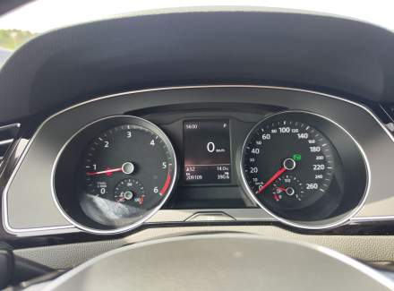 Volkswagen - Passat