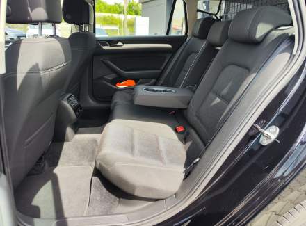 Volkswagen - Passat