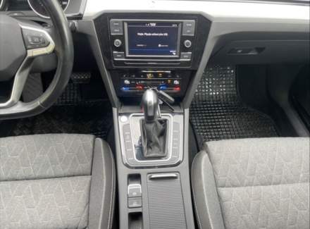 Volkswagen - Passat
