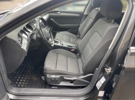 Volkswagen - Passat