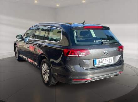 Volkswagen - Passat