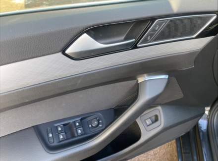 Volkswagen - Passat