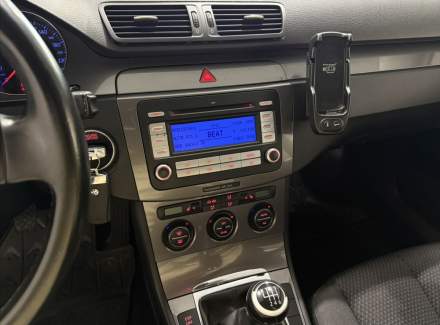 Volkswagen - Passat