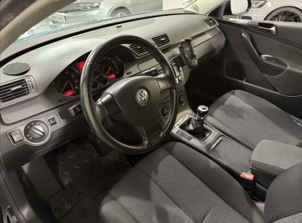 Volkswagen - Passat