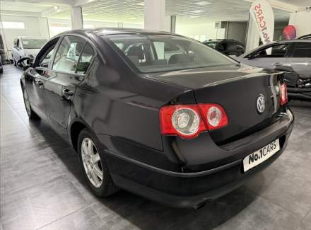 Volkswagen - Passat