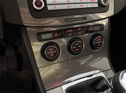 Volkswagen - Passat