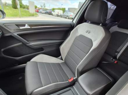 Volkswagen - Golf
