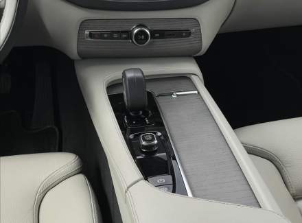 Volvo - XC90