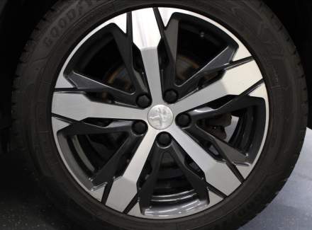 Peugeot - 5008