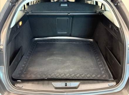 Peugeot - 308
