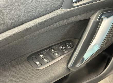 Peugeot - 308