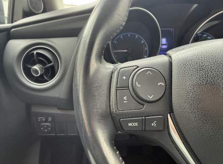 Toyota - Auris