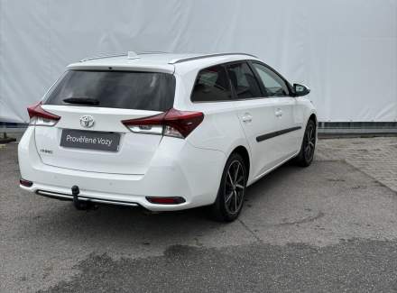 Toyota - Auris