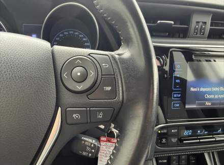 Toyota - Auris