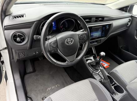 Toyota - Auris