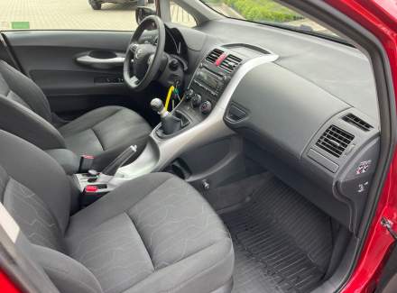 Toyota - Auris