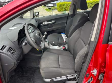 Toyota - Auris