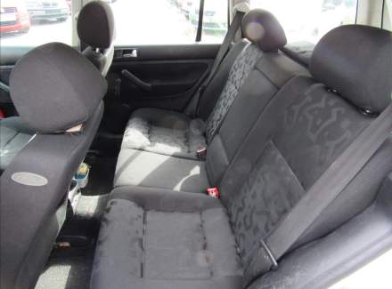 Volkswagen - Golf