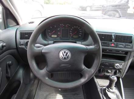 Volkswagen - Golf