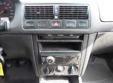 Volkswagen - Golf